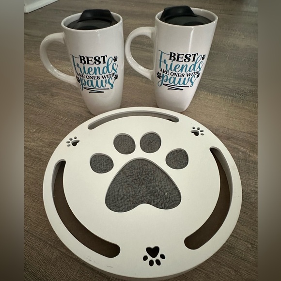 Cat Puzzle Scratcher With Ball & 2 Latte Mugs w/lids - Picture 2 of 3